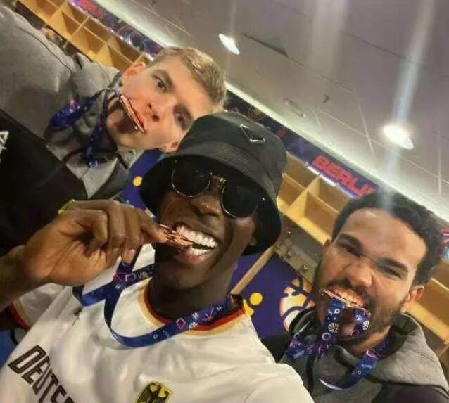 施罗德：铜牌收藏家里 在湖人有任务未完成